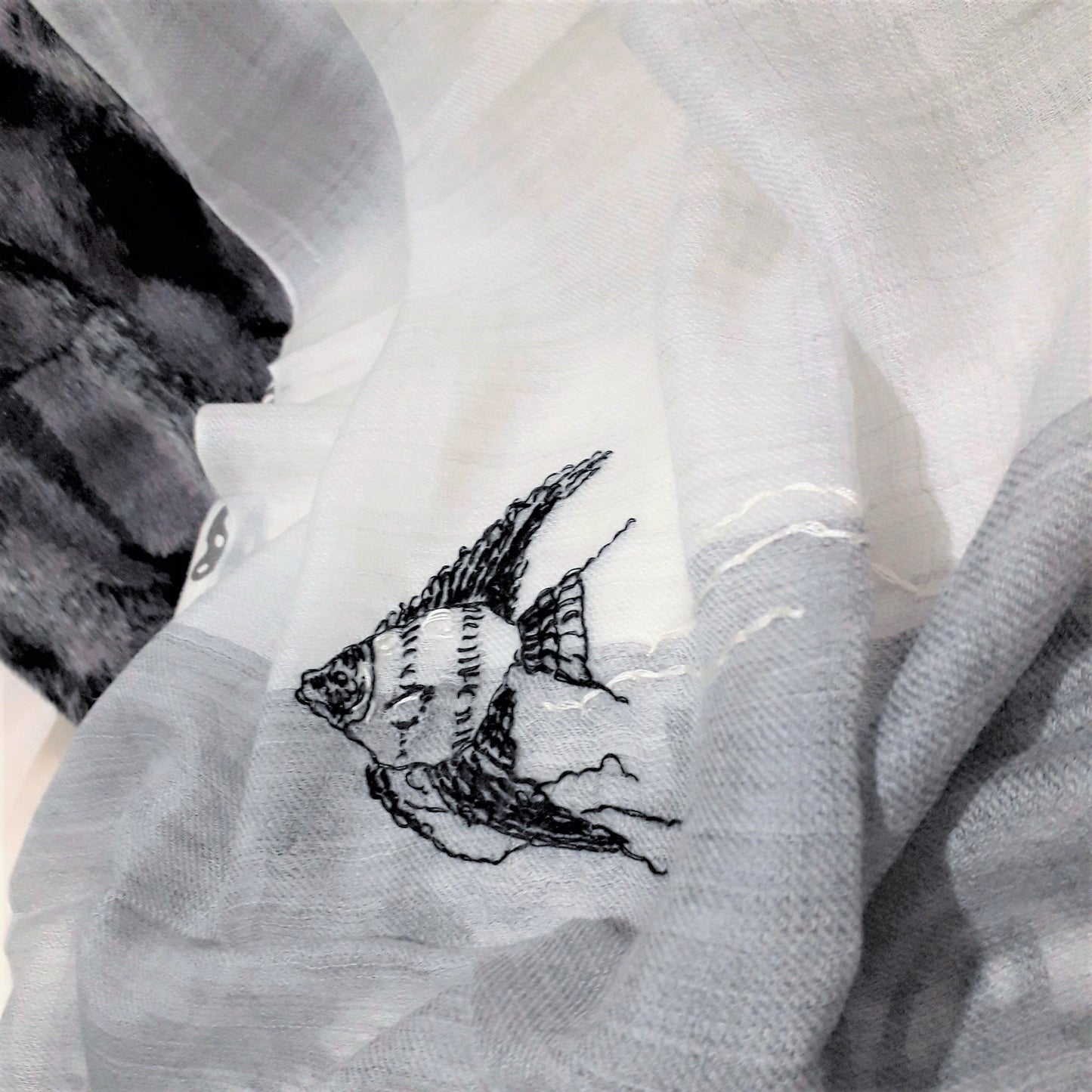 Hand embroidery angelfish pattern 300 super fine pure cashmere grey scarf