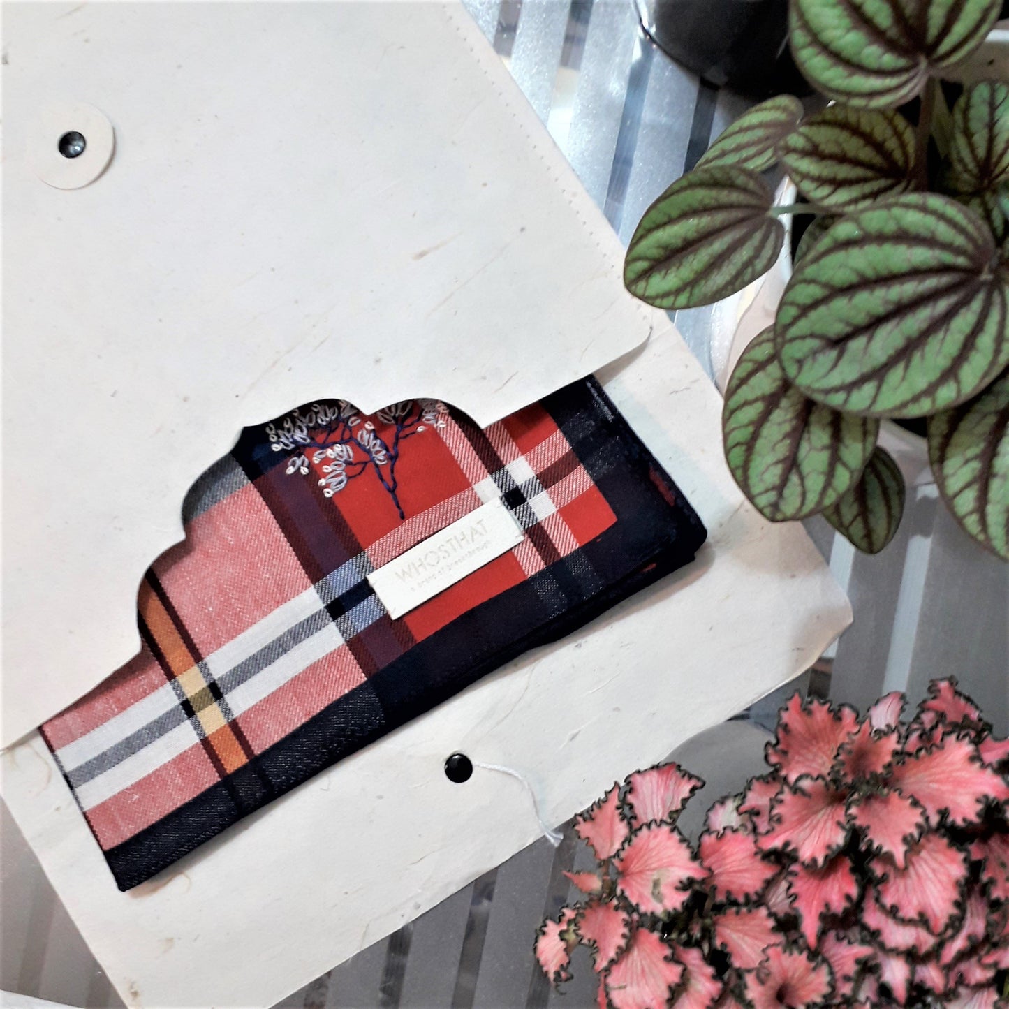 Hand embroidery pure cotton plaid handkerchief pocket square
