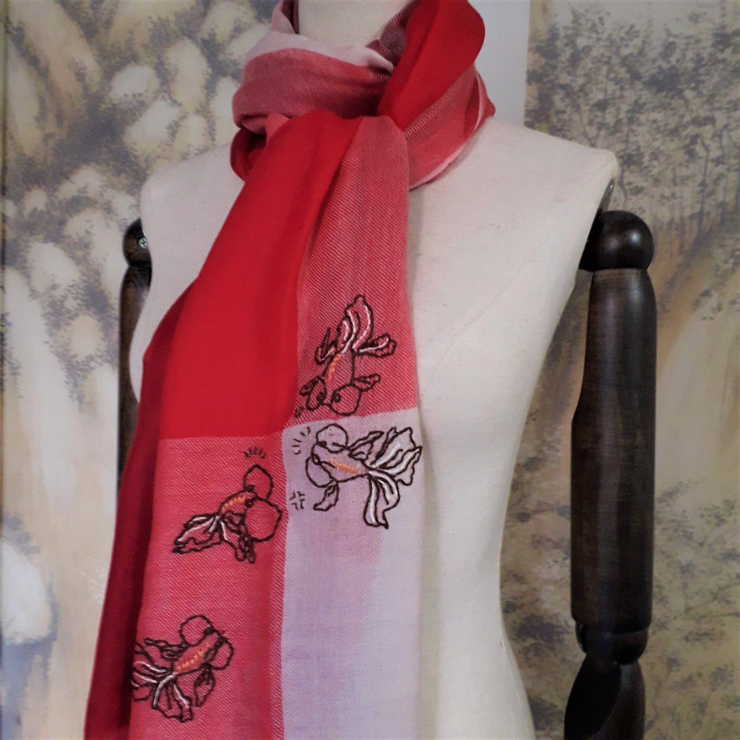 Super fine hand embroidery bubble eyes goldfish 300s pure cashmere big scarf