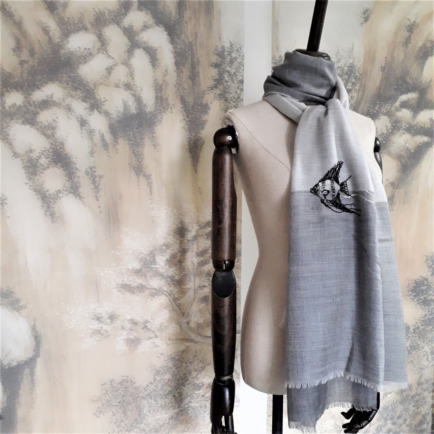 Hand embroidery angelfish pattern 300 super fine pure cashmere grey scarf