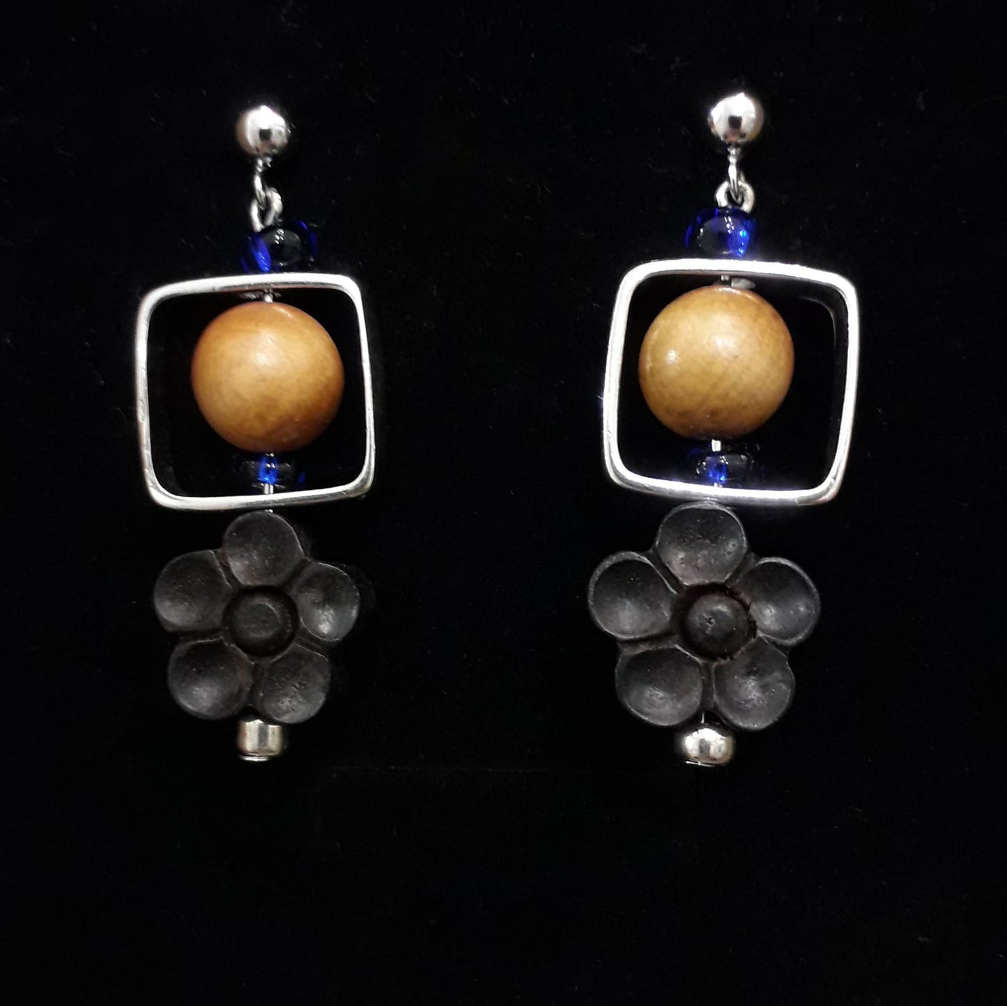 Scented black sandal wood blossom flower and square 925 silver frame ear pins