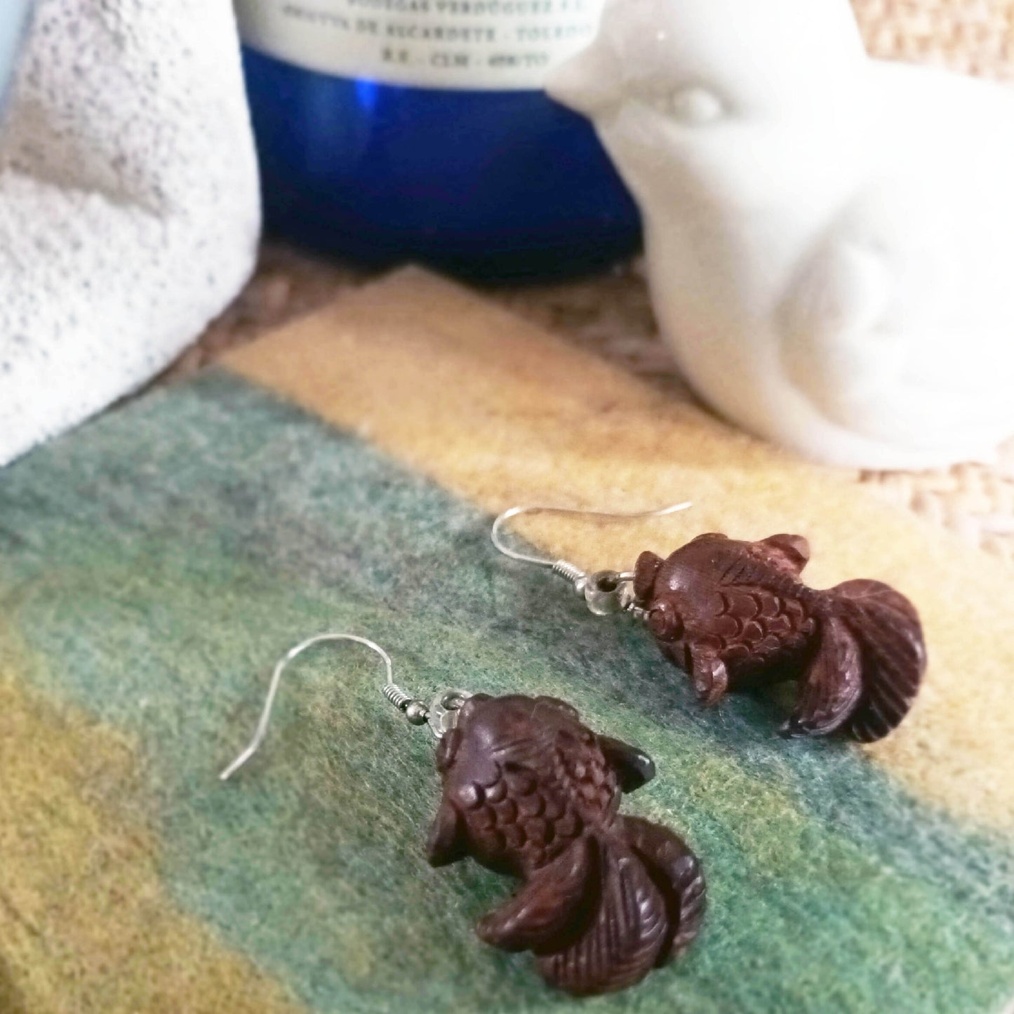 Scented red Sandalwood crafted smiling goldfish 925 silver platinum plated ear-pins