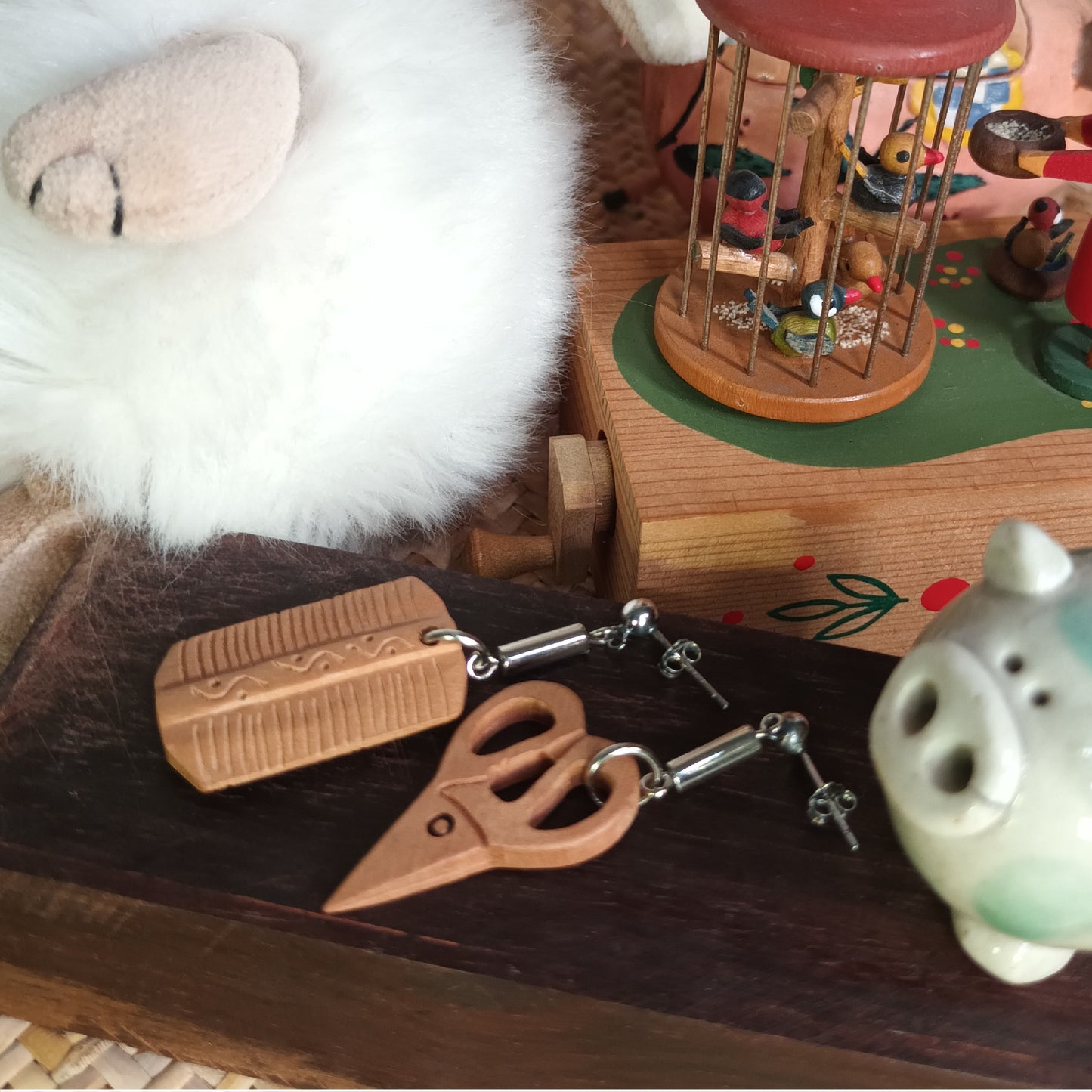 Scented peach wood crafted hair dressers' tools 925 silver rose gold plated earrings